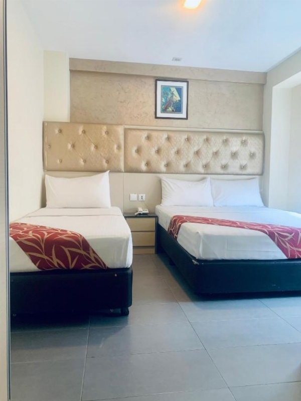 Sandpiper Hotel image 19