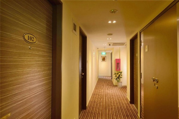 Sandpiper Hotel image 6